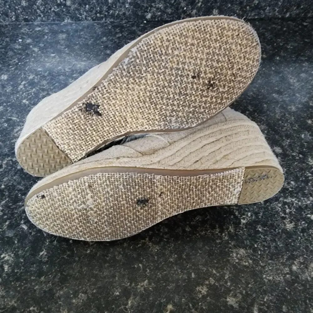 TOMS Desert Wedge  Natural Canvas Burlap Woven Light Tan Size 7